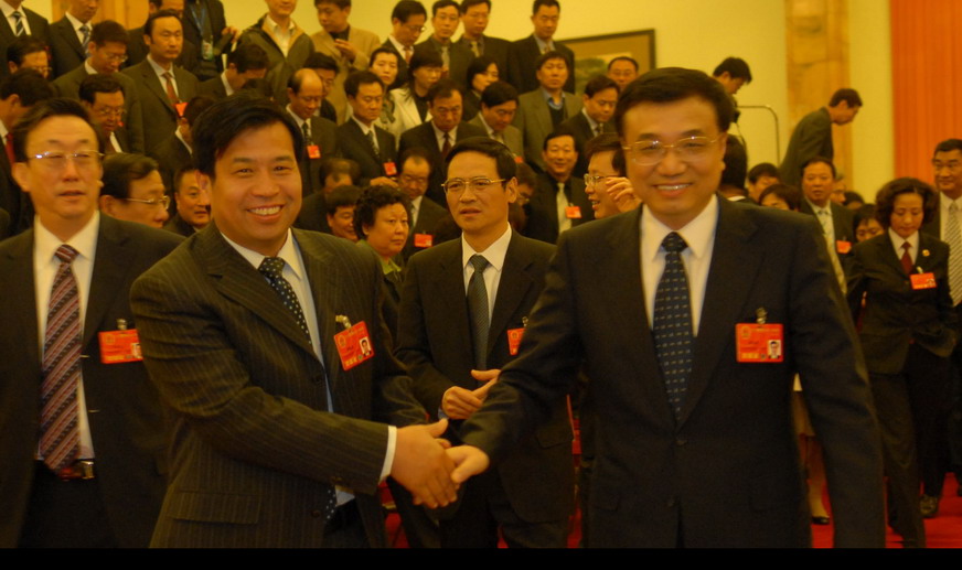 藥都集團(tuán)董事長(zhǎng)李曉恩參加第十一屆人大一次會(huì)議活動(dòng)集錦